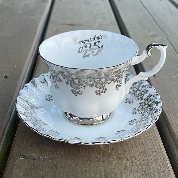 Royal Albert 25th Anniversary Series Bone China Cup and Saucer Set - Picture 3 of 14